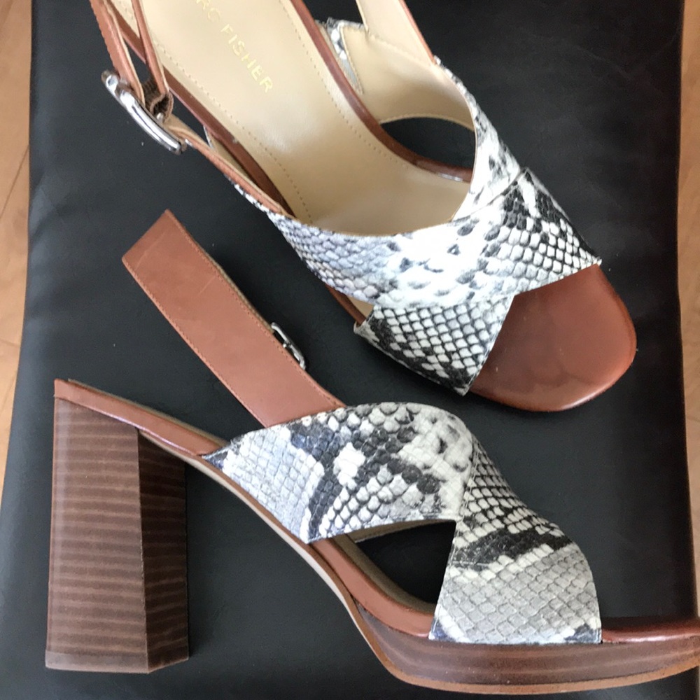 Marc Fisher 4” snake print sandals. - Picture 1 of 3